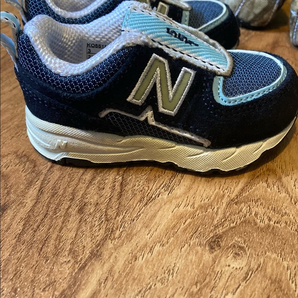 Bundle of infant mixed name brand shoes and slippers! - Picture 3 of 16